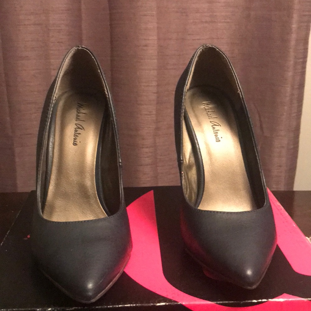 Navy blue pumps